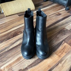 Black Chelsea Platform Boots - Women's Ankle Boots - W 10